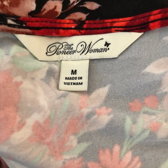 THE PIONEER WOMAN Top Size Medium Semi Loose 3/4 Sleeves Floral New - Picture 8 of 9